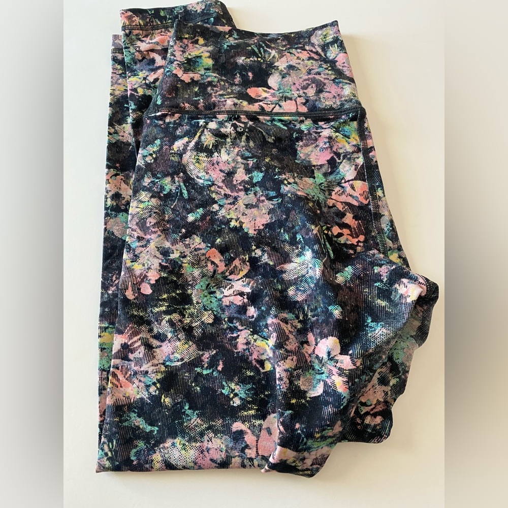 Lululemon wunder under